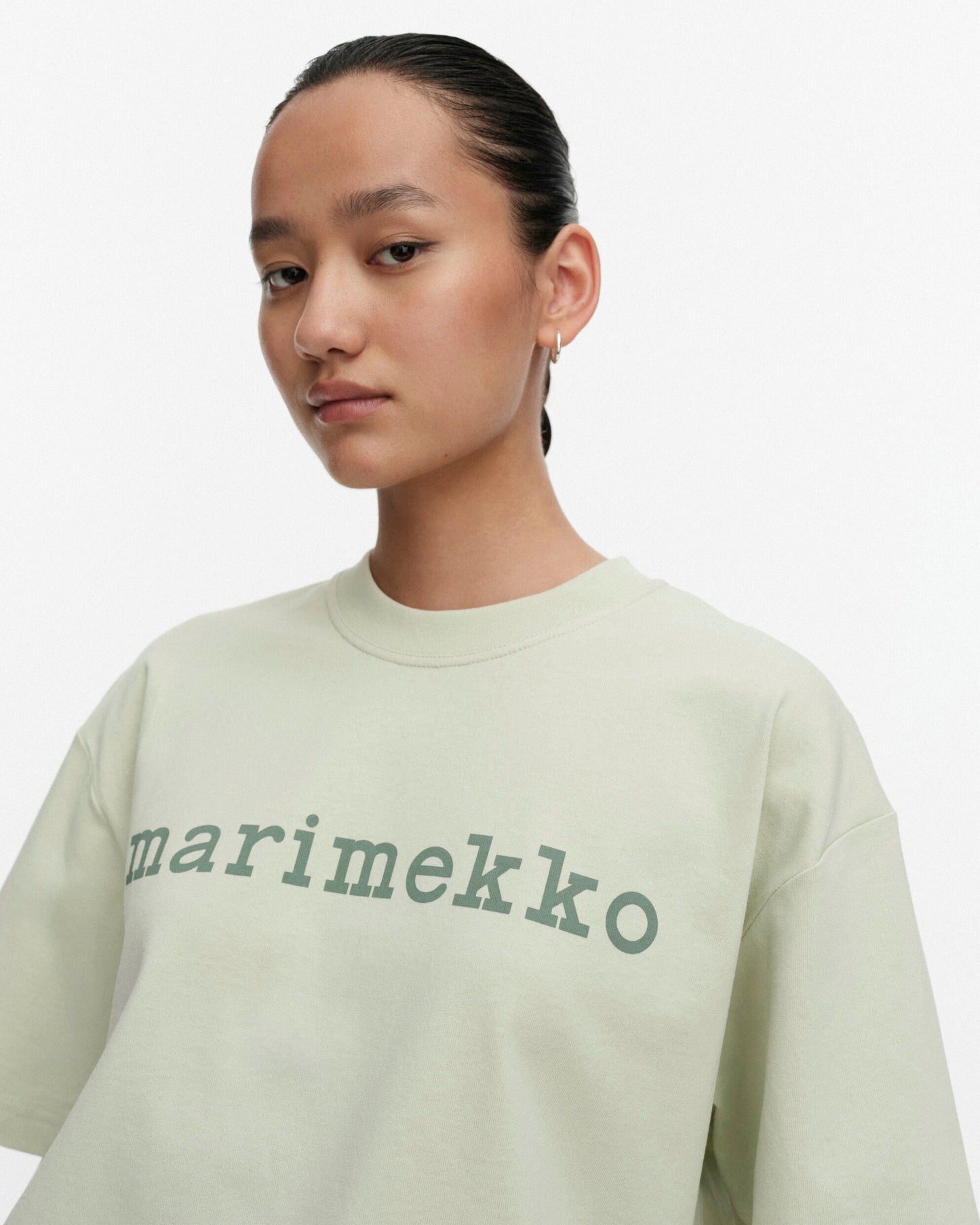 Veisto Logo Placement Kioski t-shirt