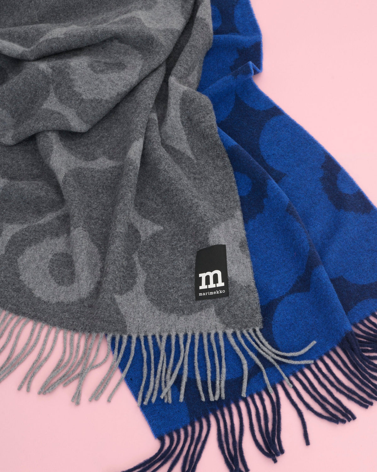 Identtinen Unikko Scarf