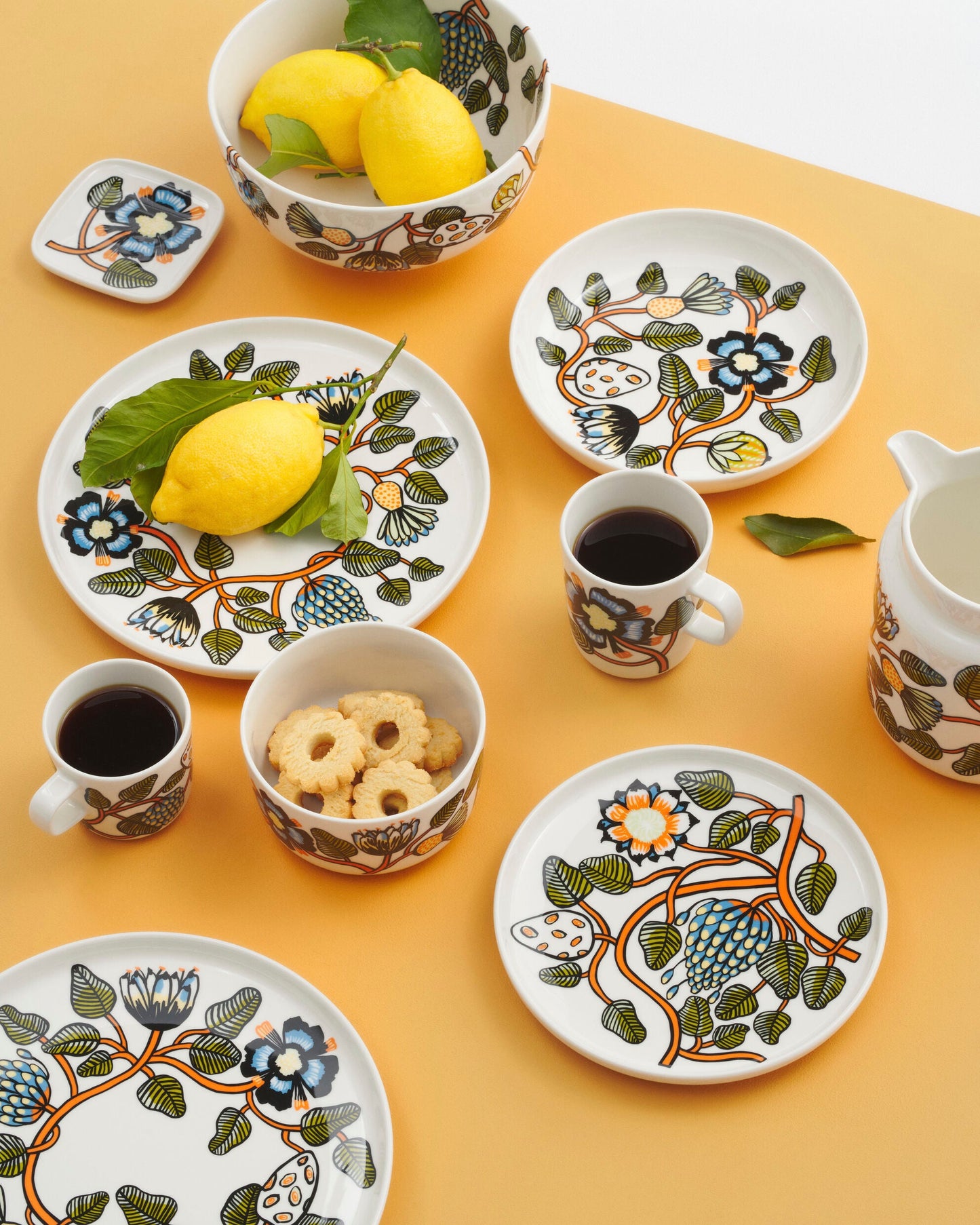 Oiva / Tiara Plate 25 cm - Marimekko VN