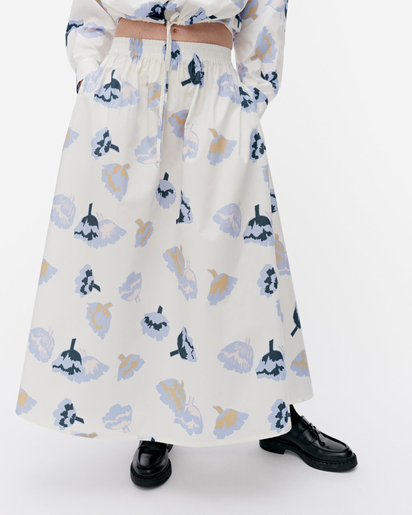 Buklee Suitsuke skirt