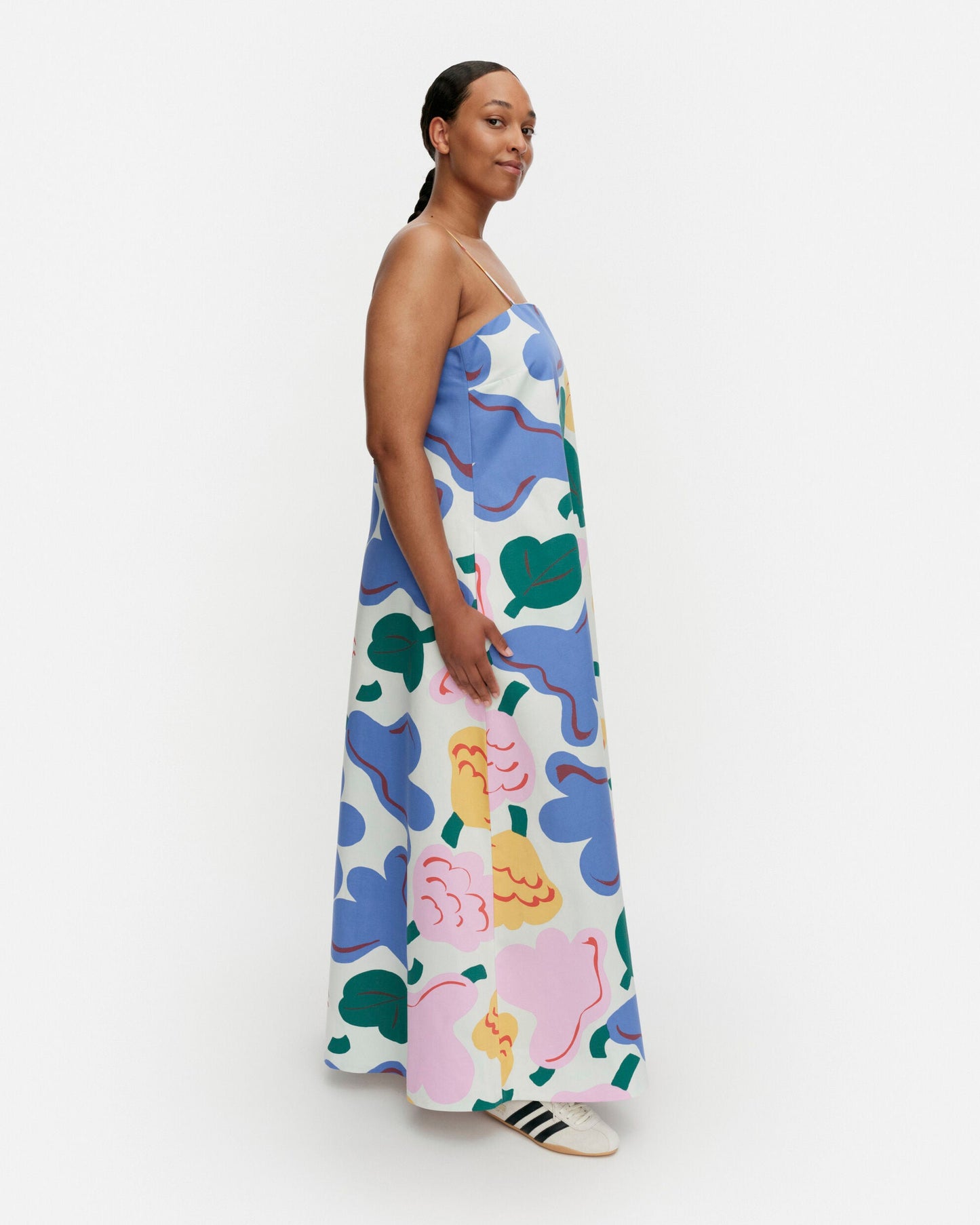 Huvittaa Kukasta Kukkaan Dress