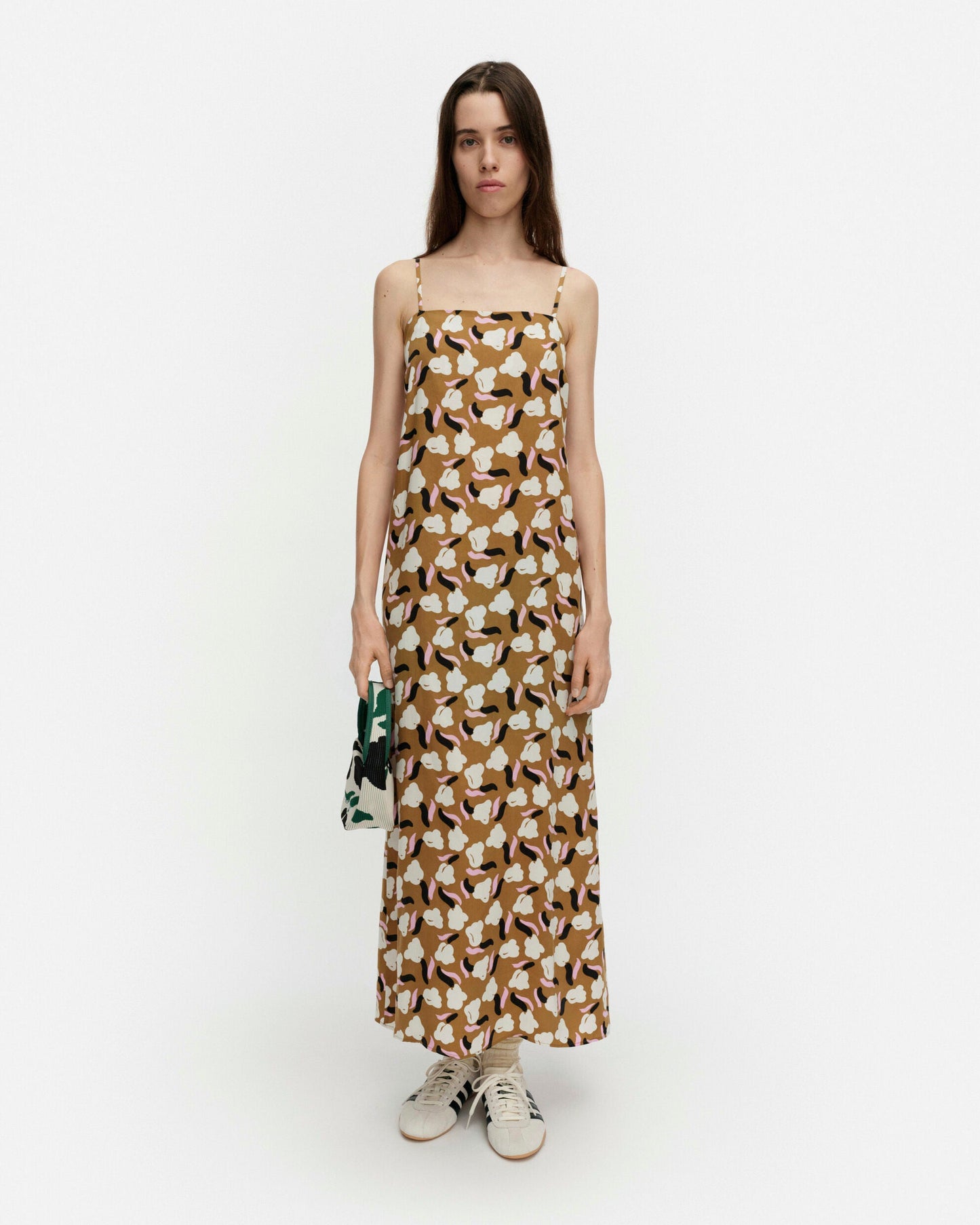 Pyörähdys Lemmitty Dress