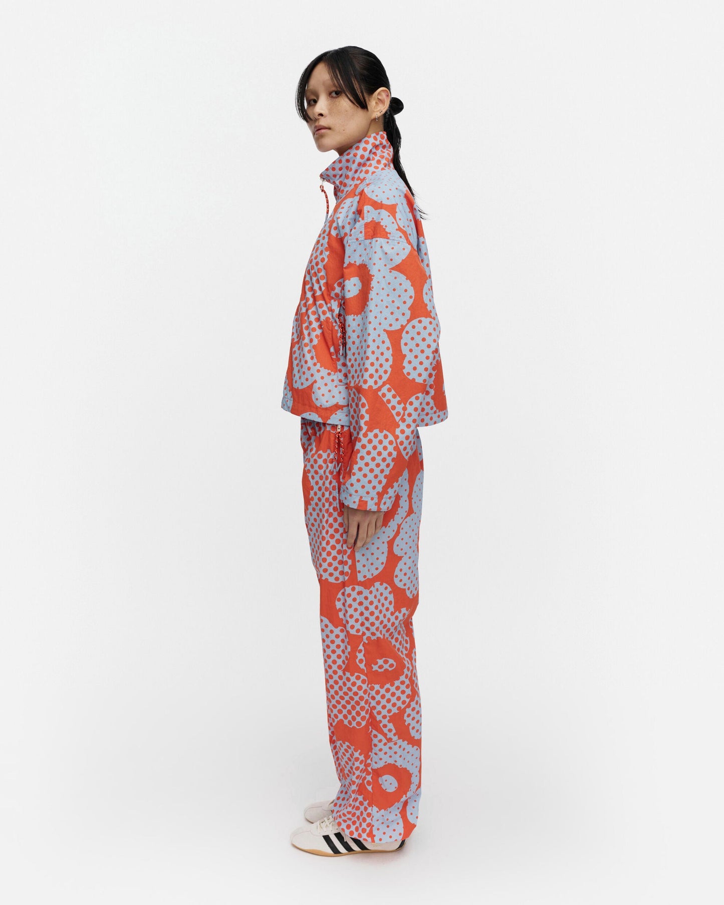 Harjoitus Unikko Kioski activewear coat