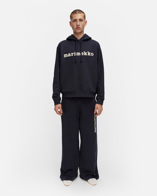 Skripti Logo Placement Kioski hoodie