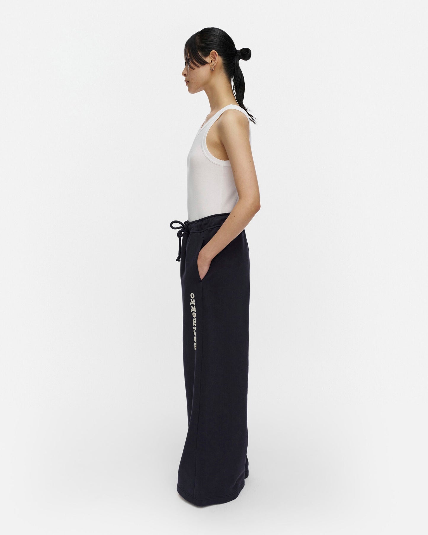 Puuska Logo Placement Kioski sweatpants