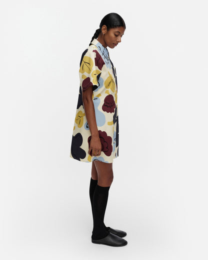 Seikkailu Kukasta Kukkaan Dress