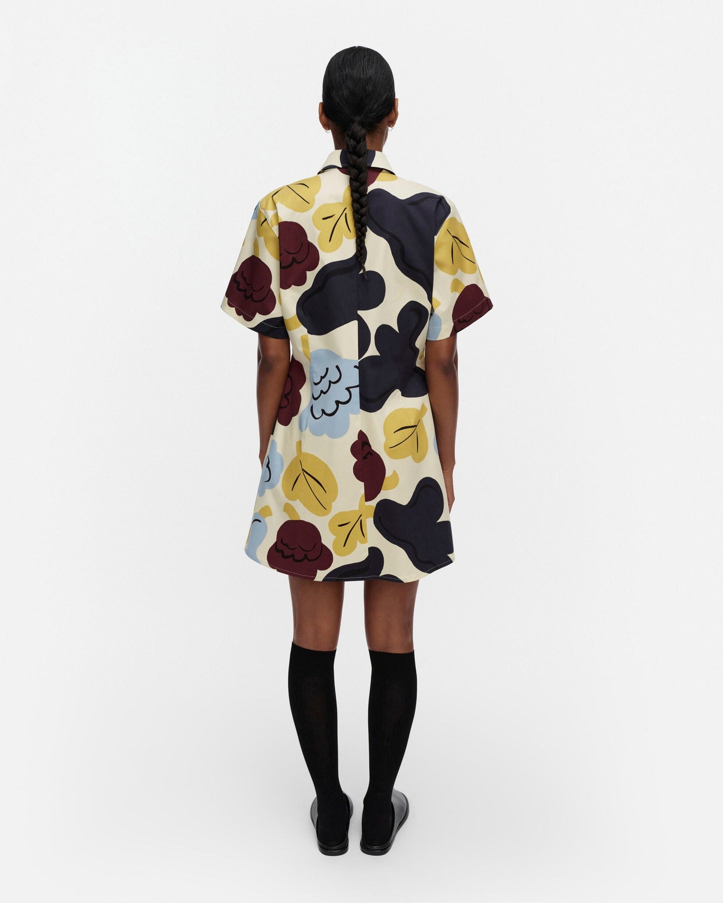 Seikkailu Kukasta Kukkaan Dress