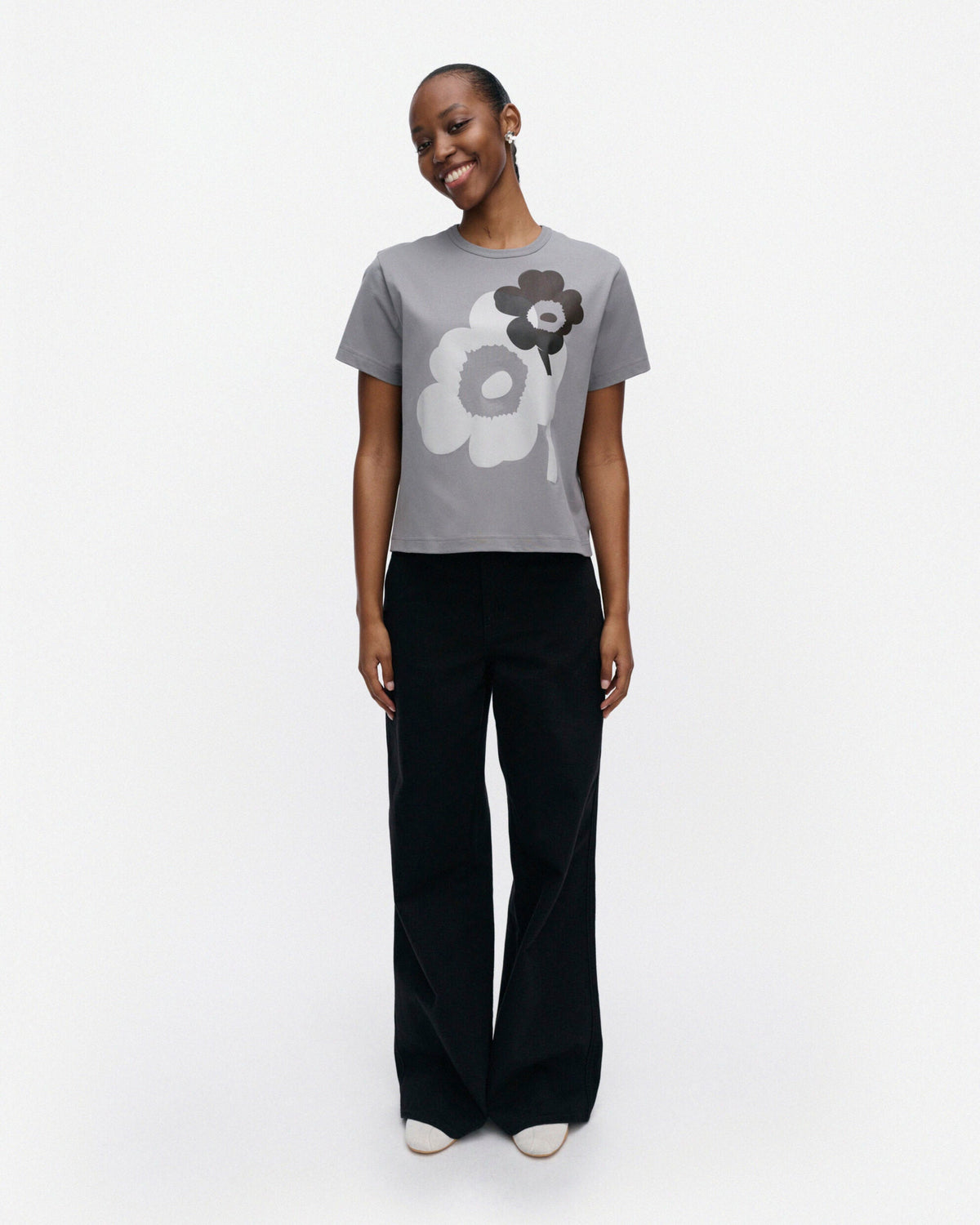 Rauha Unikko Placement Kioski t-shirt