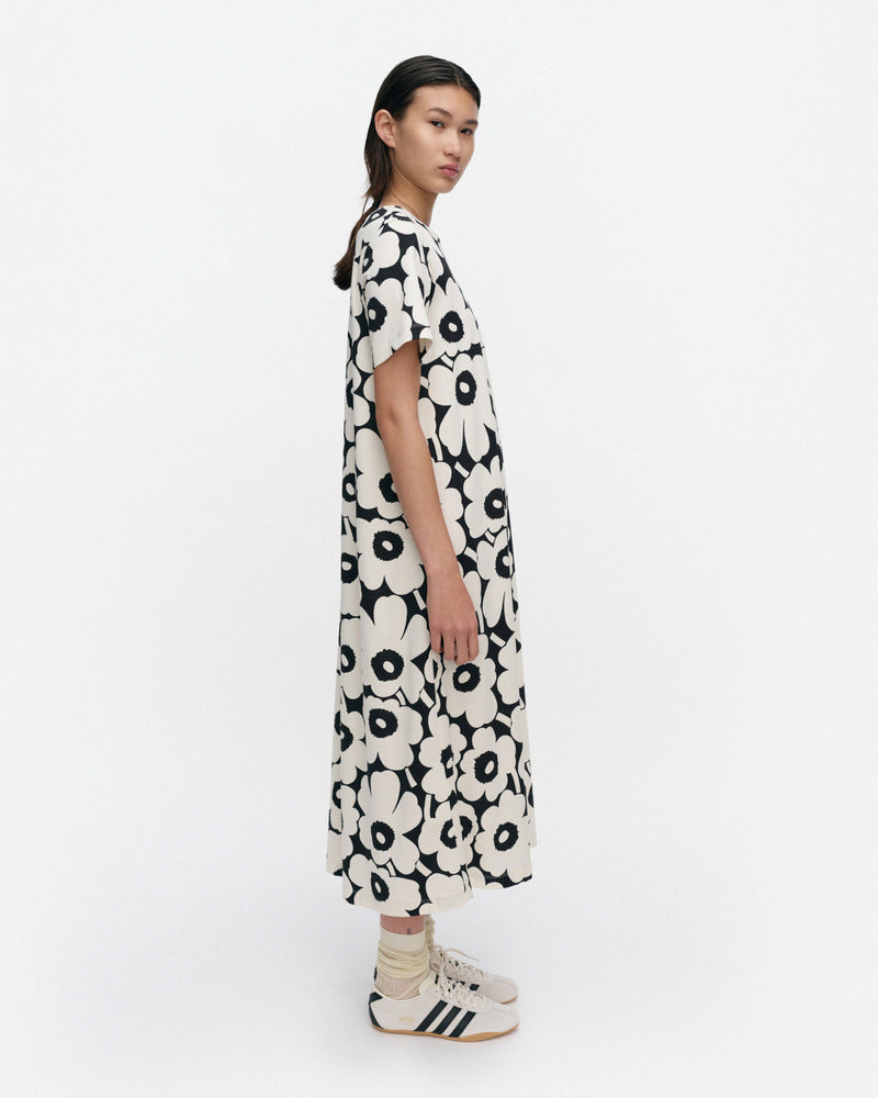 Pisteinen Unikko Dress